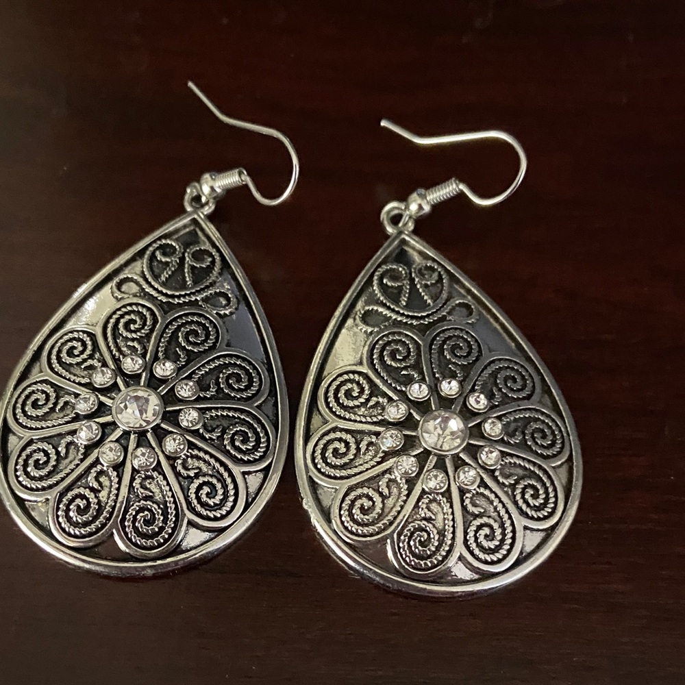 Elegant Silver Teardrop Earrings